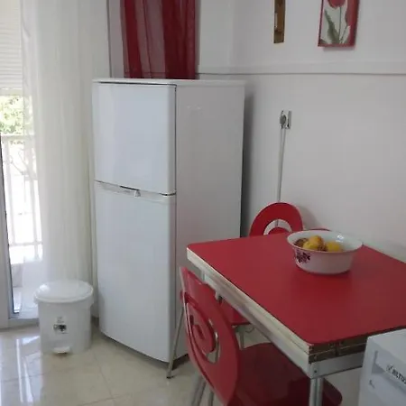 διαμέρισμα 20μ από τη θάλασσα *